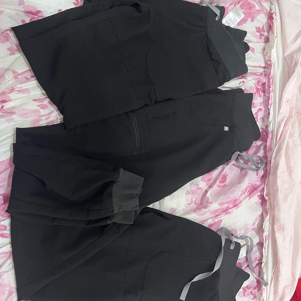 FIGS Black Joggers 3 Pairs